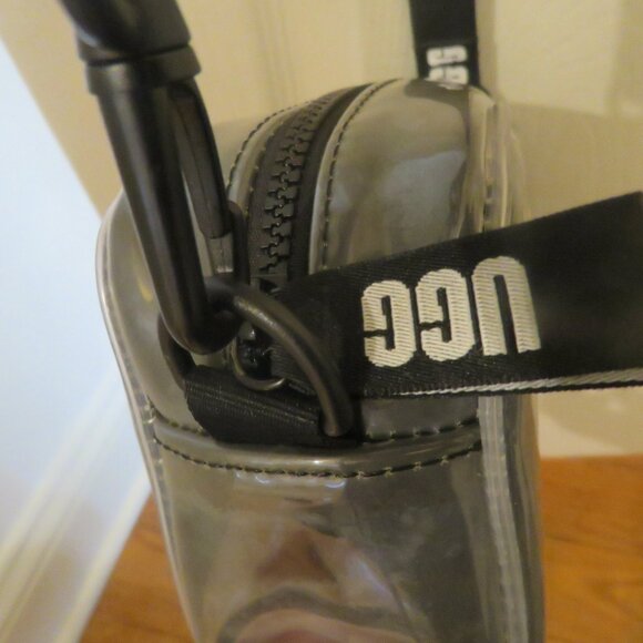 Used UGG Janey II clear sheepskin crossbody bag with multiway strap in black - Picture 9 of 10